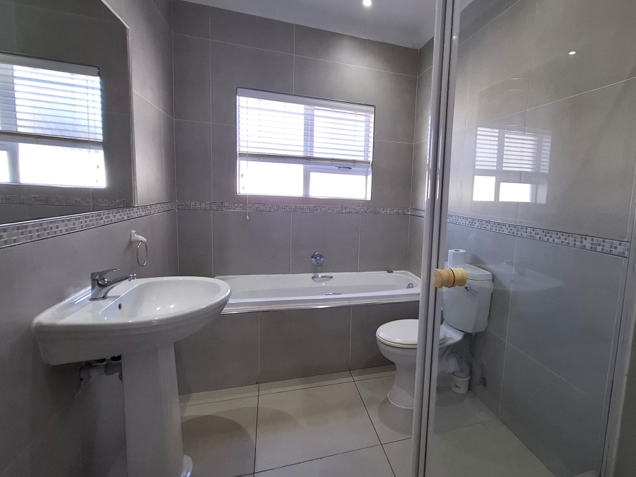 4 Bedroom Property for Sale in West Beach Western Cape